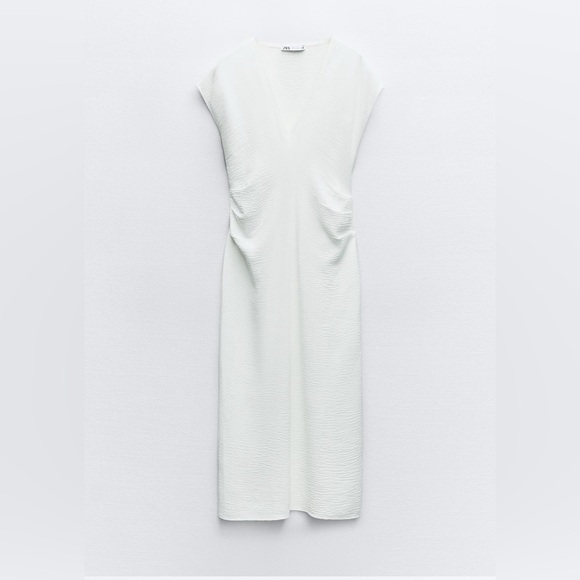 Flowy gathered dress - Picture 4 of 4